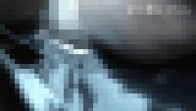 素人娘 Y子のフェチ教育　OL姿で変態おじさんにエレベーター内でカメラを差し込まれてパンチラ撮られる編　サンプル画像2