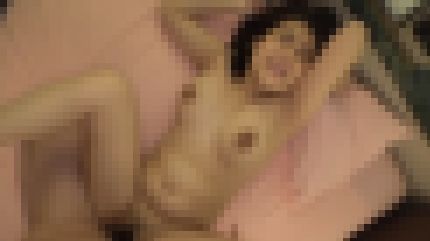 保健の先生をしている28歳人妻が旦那さんに勧められてAVに出演して激しく腰を振る　サンプル画像3