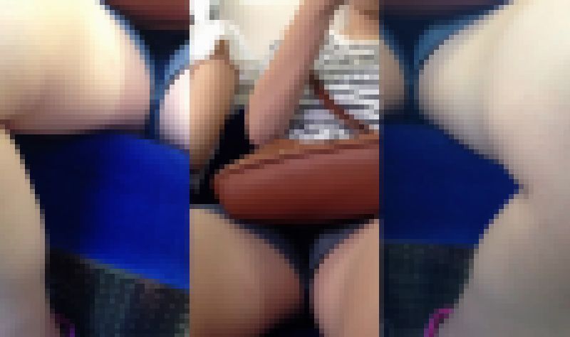 電車のショーパンのガニ股脚接写・・♥ サンプル画像