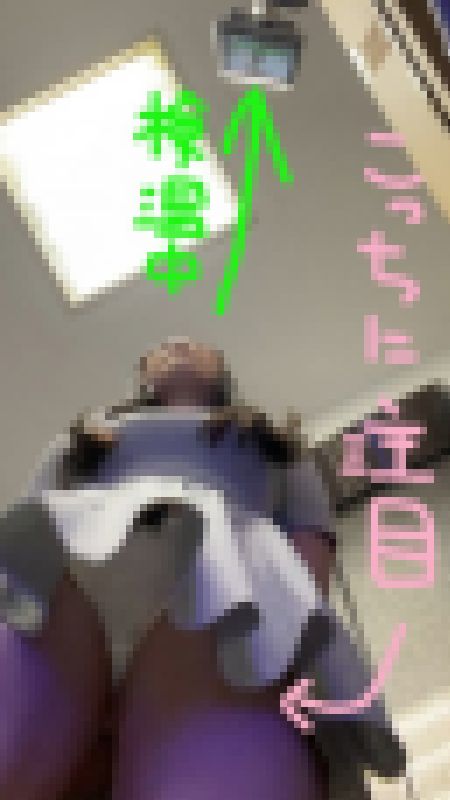 【明日奈ちゃん④】検温中の後輩OLのパンモロ【社内で逆さ撮り】 サンプル画像