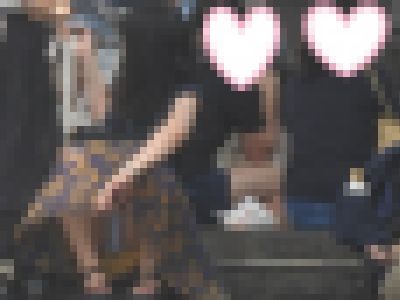 （ＦＨＤ）スマホに夢中になり、パンティーが見えている可愛い女のコを撮影しました！！番外編４８－１ サンプル画像