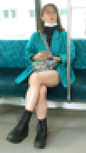 生脚を組んで見せるメガネが似合うオシャレお姉さん（其の二）　サンプル画像3