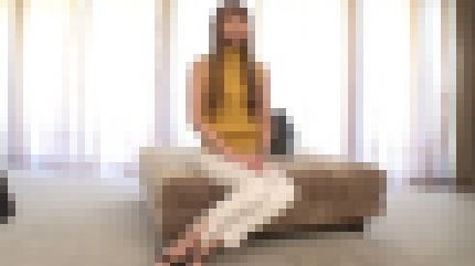 モデルのような31歳専業主婦がビショ濡れのアソコに他人棒を入れられ白濁した本気汁を溢れさせる　サンプル画像1