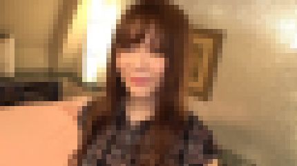 色白美乳の20歳メイド喫茶店員が人生で3本目の男根を挿入され激しく突かれる サンプル画像