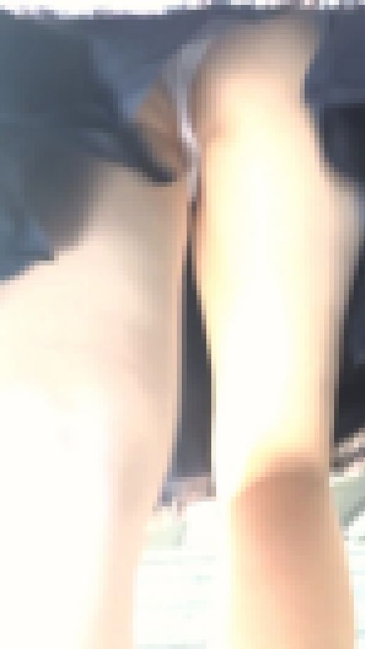 [★新作]パンチラ盗撮 OLさん 食い込みピンクパンツに接近　サンプル画像3
