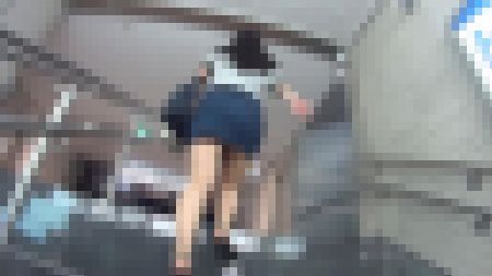 【再販】ミニスカ女子大生２名　サンプル画像2