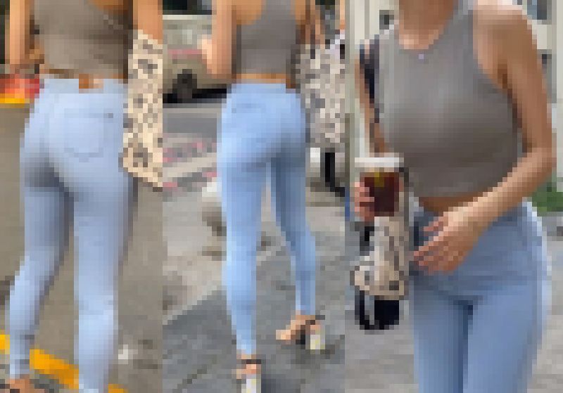 2K動画　スキニージーンズのセクシーお姉さん１　揺れる尻肉 サンプル画像