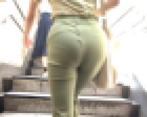 《Part2・グリーン着衣尻を侮るな!》 No.2062【安産型のプリ尻はどんな洋服でもエロくなってしまう】 サンプル画像