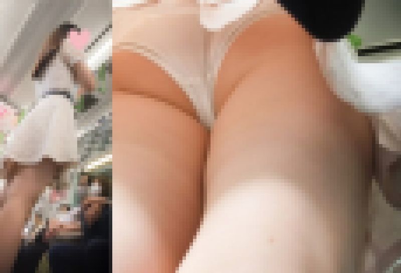 光量バッチリ♡ピンクのミニワンピに白サテンパンティーの女の子♡ サンプル画像