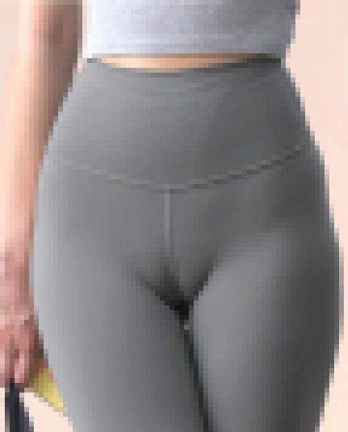 4K動画 グレーレギンス４完（巨乳ゆさゆさ＆やらしい脚とマンスジ）　サンプル画像2