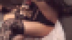 車中で脱がされ、中からセクシーランジェリーが！？ サンプル画像