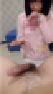 こぼした精液舐めとってねしっかり。ゾクゾクしてまた勃起してくるよぉ。　サンプル画像1