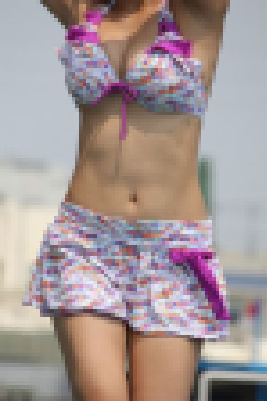 まぶしいビキニのラウンドガール・シーズン１（その４）　サンプル画像1