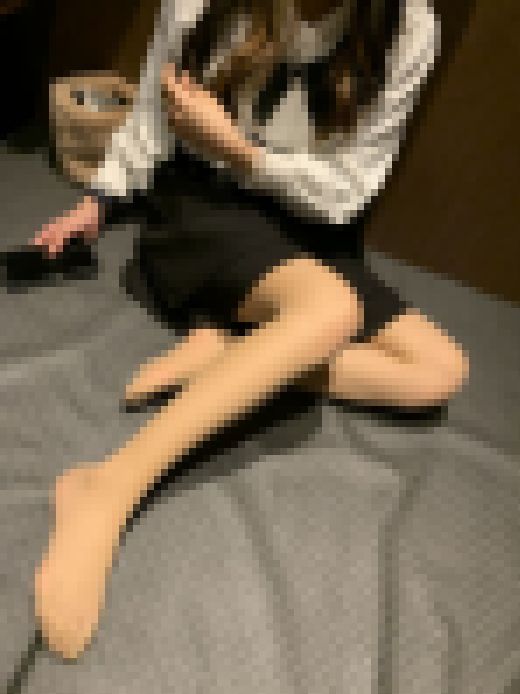 【動画】現役地下アイドルＭちゃん　不器用な足コキ　サンプル画像3