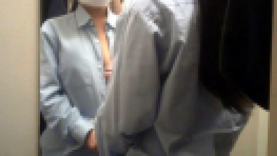 美女・着替え１ サンプル画像