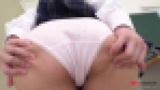 成田つむぎ パンツ見せからお手伝いまで！驚きの展開に大興奮！挑発パンチラ　サンプル画像2