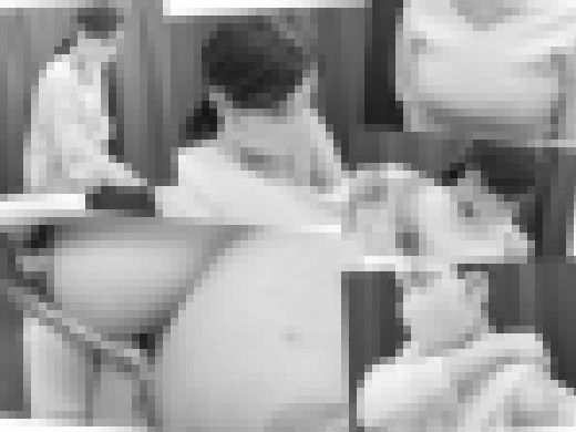 【ワクチン接種】最上級A5ランクの豊満巨乳な人妻のお姉さん【胸チラ】　サンプル画像1