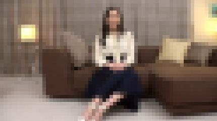 秘書をしている33歳人妻が他人棒を挿入されて感じてしまい快感に体を震わせる　サンプル画像1