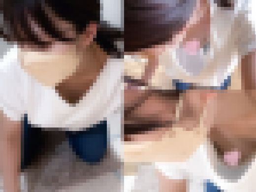 【巨乳胸チラ】洗濯物を畳む家政婦さん/掃除機をかけながら乳首ポろリ　サンプル画像1