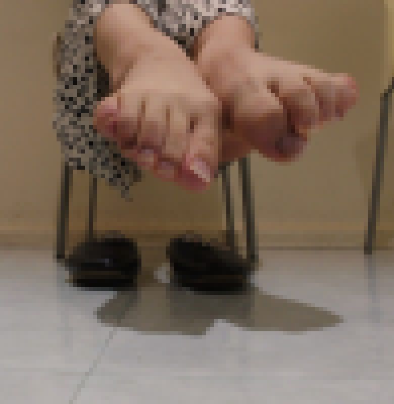★４Ｋ足裏★恐怖の水虫菌★パンプスを裸足で履きすぎて水虫治療中ＪＤによる爆臭攻撃！ サンプル画像