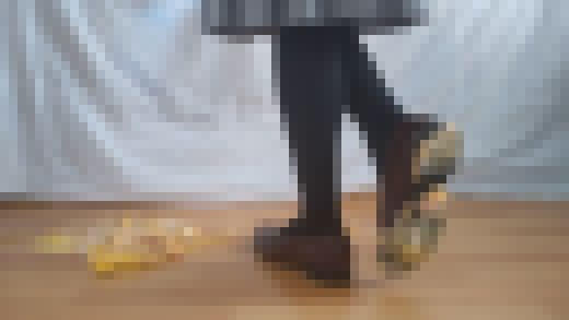 7-6　制服ローファーで床に落ちたサプライズのケーキをそのまま踏みつけてしまう 　お得セット　サンプル画像1