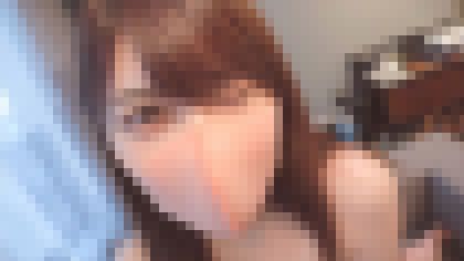 【個人撮影】週刊マンガ誌に載っているグラビア娘のチ〇ポ舐り【取り下げ注意】　サンプル画像3