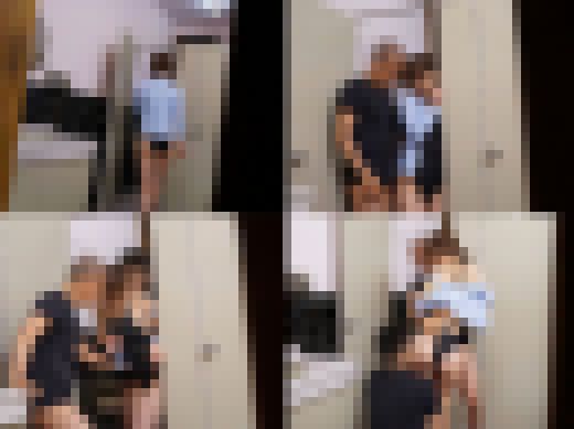 【チカン3P】スポーツジムのトイレで競泳水着の清楚女子を痴漢してまわした【覗き撮り】 サンプル画像1