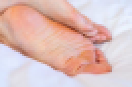 【足フェチ】制服でパンチラも…！さや -20歳- 25.5cmのギリシャ型美足！【高画質】　サンプル画像3