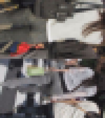 【街行く女性】　ぴちぴちデニムの女性　01 サンプル画像