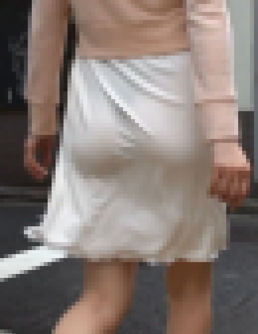 Cさんパート3　パンティーライン　透け　尻　サンプル画像2