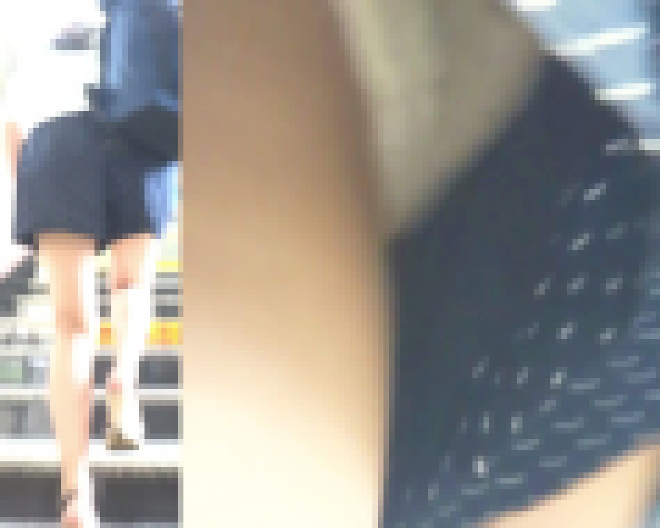 [★新作]パンチラ盗撮 女子大生 白パンツをキュロットの隙間から強引撮影 サンプル画像