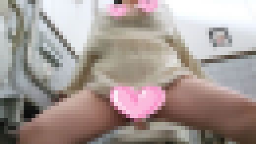 ❤愛華の自撮りオナニー❤旦那と県外に旅行に行った途中の道の駅のトイレでこっそりディルドオナニーする人　サンプル画像2