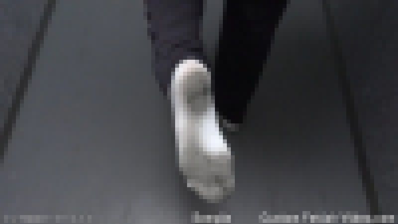 ソックスフェチ　靴下のまま野外を歩くf594 サンプル画像