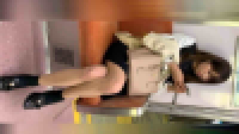 4K60fps bomb_k105 アイドル風激カワJDのミニワンピの中は重ね　エスカめくり サンプル画像