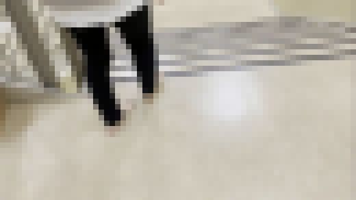 【完全裸足】第9弾！お〇場を裸足で歩く女性 part1　サンプル画像2