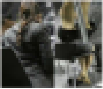 会議中のＯＬ 蒸れたパンスト足裏！　サンプル画像1