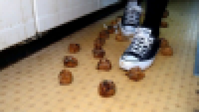 12-2　コンバースでハンバーガーとたこ焼きに気付かず歩き回る サンプル画像