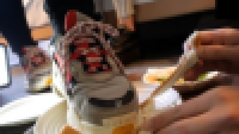 食パンとサンドイッチを食べながらスニーカーでクラッシュされる サンプル画像