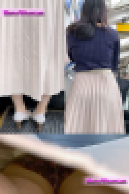 【OL秘蔵品58】ロングフレアスカート一撃離脱！も２度のチャンス！カワイイPに大興奮^ ^　サンプル画像3