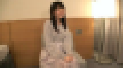 初心な20歳女子大生が敏感な体を巨根で激しく突かれて快感に喘ぎまくる　サンプル画像1