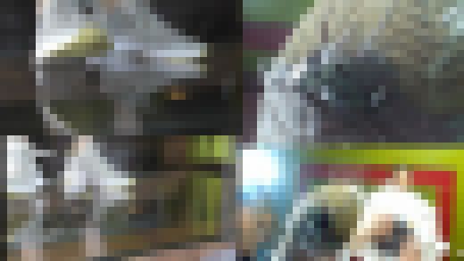 高画質ｍｐ４版アイドル級美少女のガラステーブルで残酷踏み潰しスニーカー編　前編　サンプル画像3