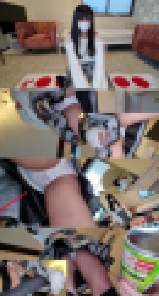 【4K】黒髪美女（18）に１人ツイスターゲームをやらせて...　サンプル画像1