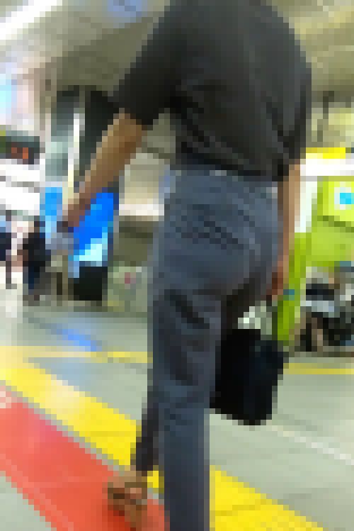 若妻のむちっとした尻　サンプル画像2