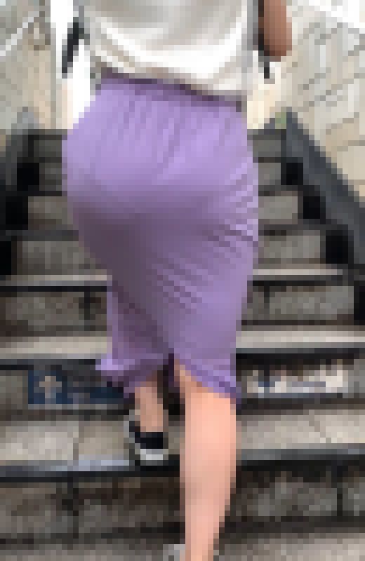【透け透けデカ尻パンティーライン】透けてるデカ尻に男の肉棒をぶち込む！熟女のお尻にドエロいギンギンの勃起チ〇ポ挿入【666】　サンプル画像1