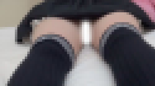 田舎子パンチラ綿ぱんつスマホに夢中 HD動画 サンプル画像
