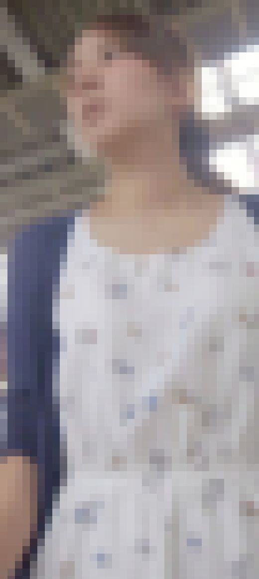 [★新作][★顔出し]パンチラ盗撮 女子大生 黒パンツにナプキン付き　サンプル画像1