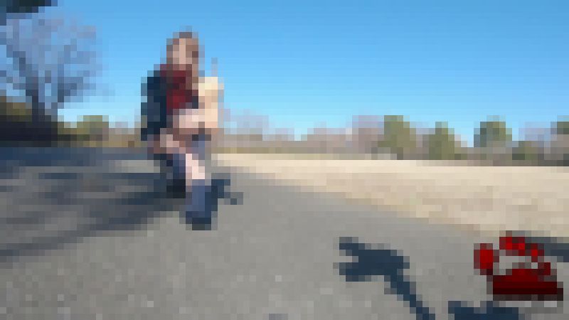 ニーハイからハイソに履き替えます。 サンプル画像