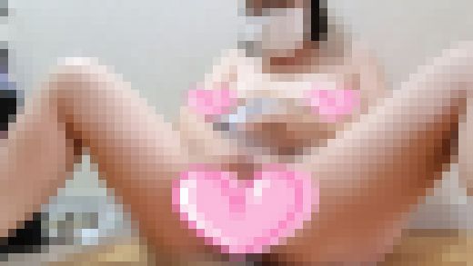 ❤愛華の自撮りオナニー❤妹夫婦が出かけた直後に玄関で夢中でオナニーする人妻　サンプル画像2
