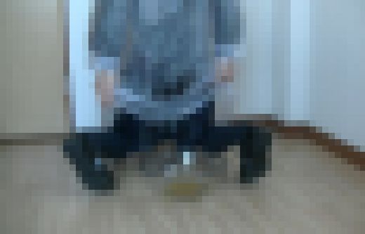 カッパの中でおしっこお漏らし　サンプル画像3