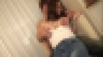 巨乳の30歳人妻がセックスレスで欲求不満の体を突かれて他人棒に乱れる　サンプル画像1